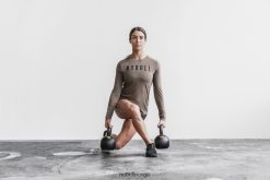 4T8N641145 langermet t-skjorte Nobull